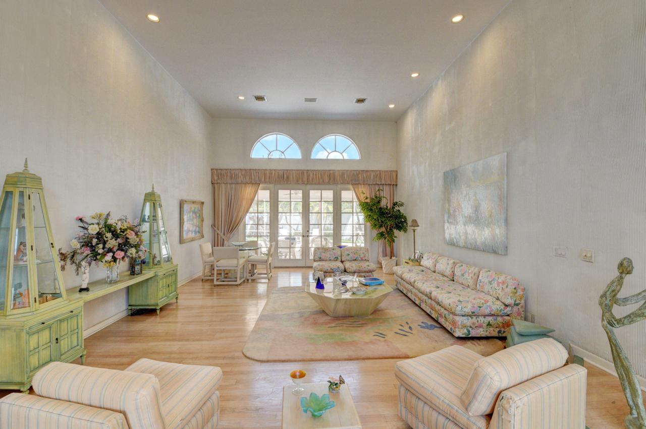 17 Sutton Drive - Photo 1