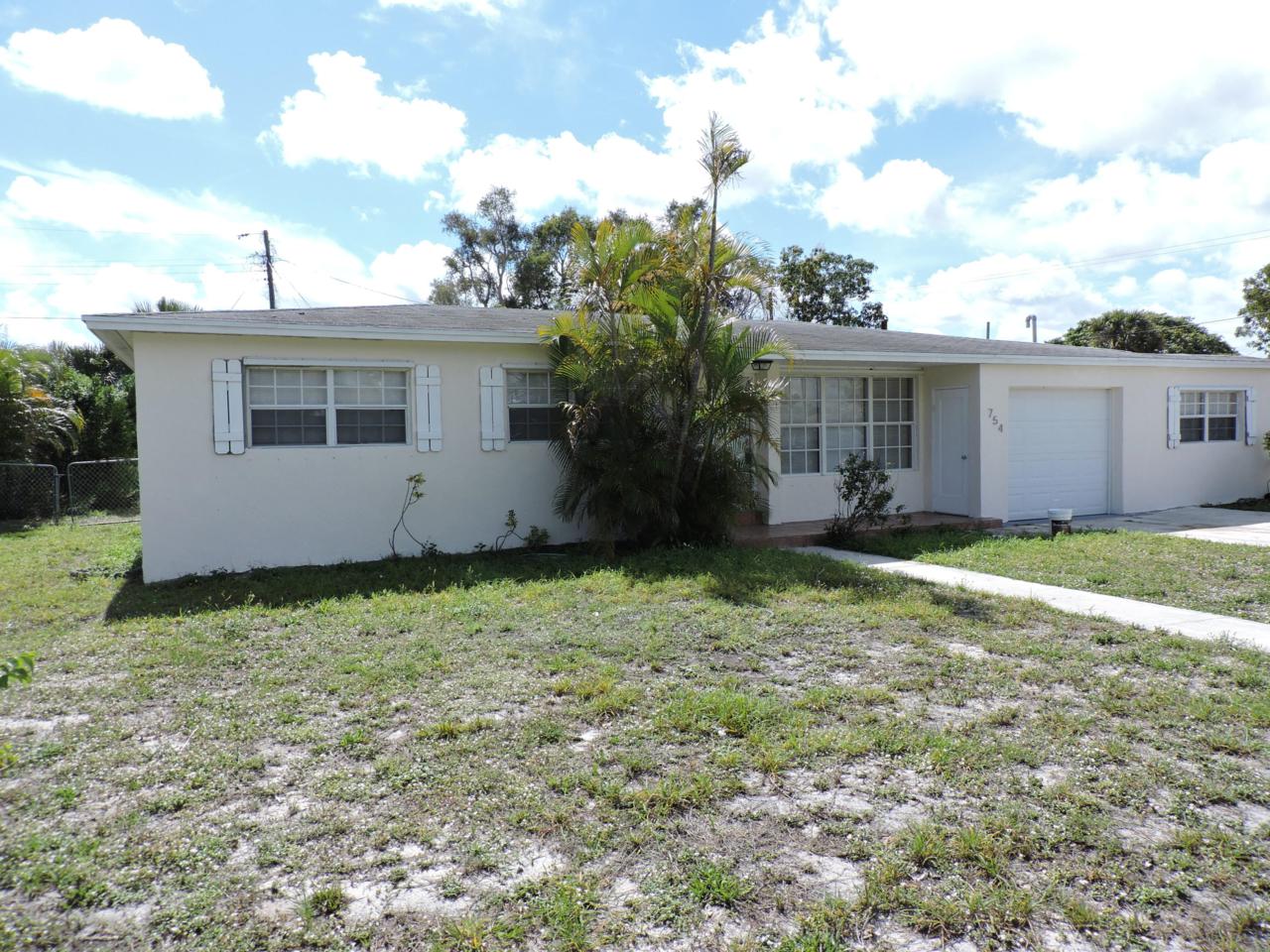 754 Evergreen Drive - Photo 1