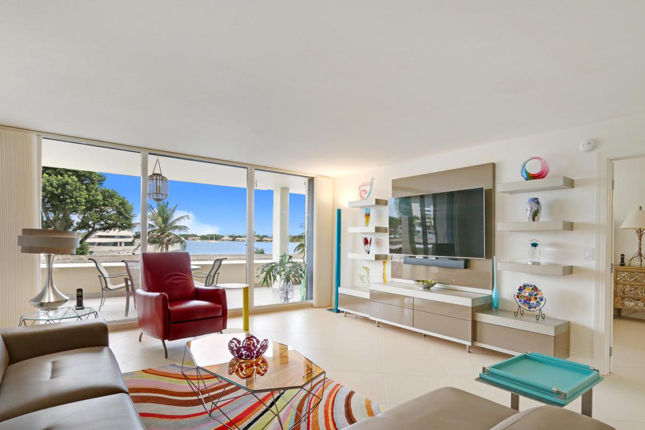 134 Lakeshore Drive - Photo 1