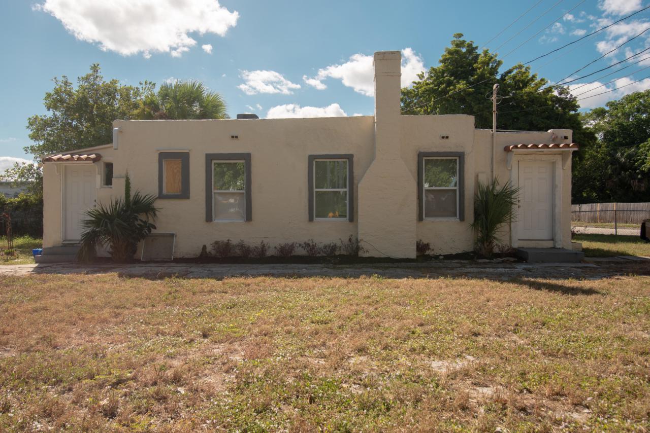 3818 Greenwood Avenue - Photo 1