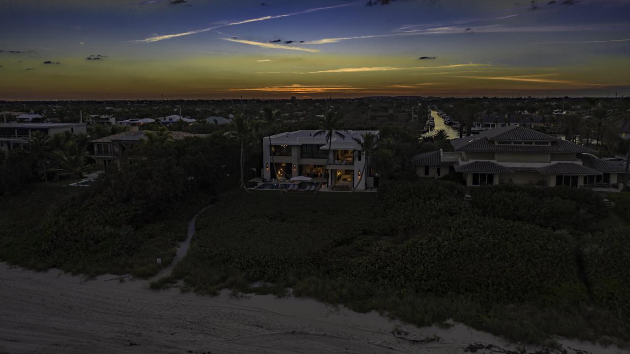 1115 Hillsboro Mile - Photo 1