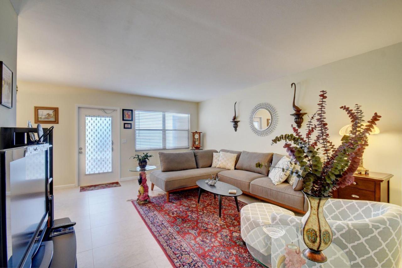 1035 Exeter B - Photo 1