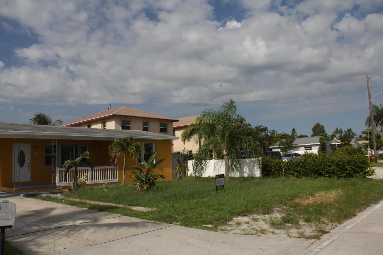 502 Drew Street - Photo 1