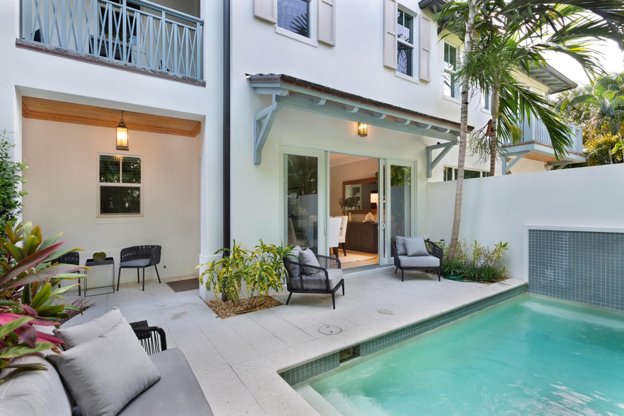 212 Venetian Drive - Photo 1