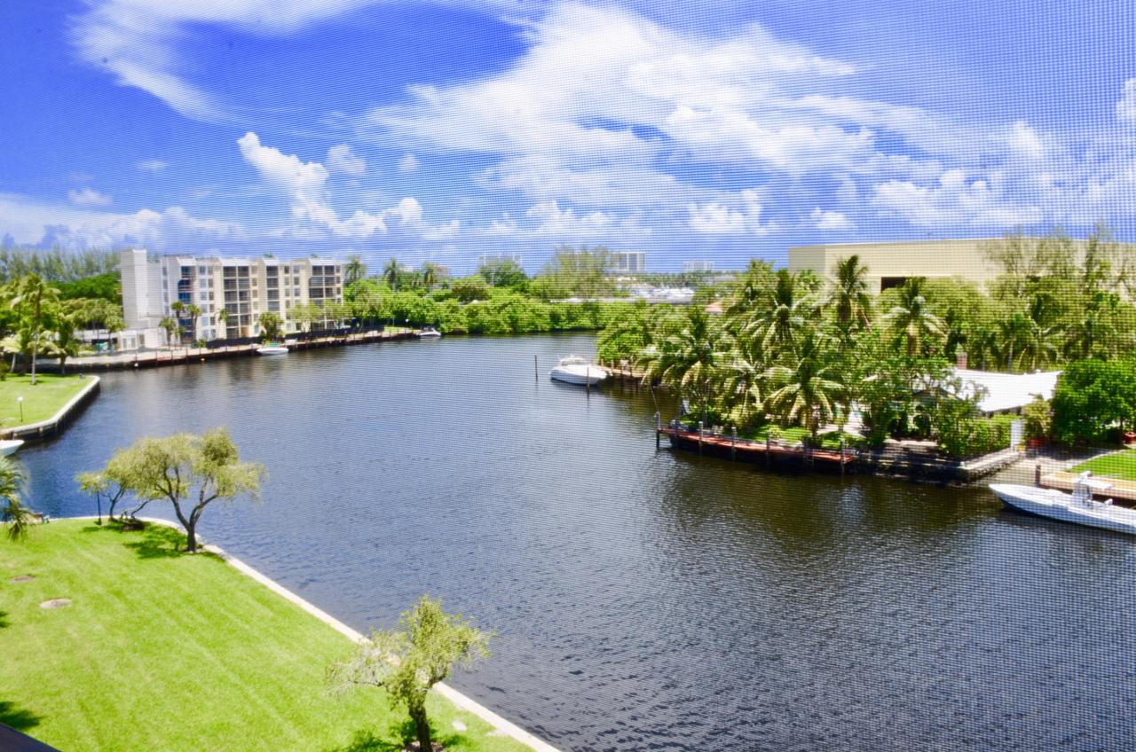 13 Royal Palm Way - Photo 1