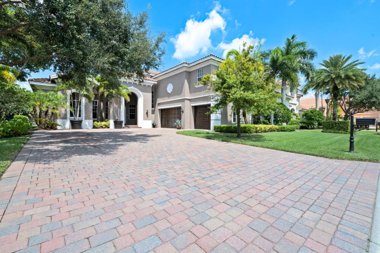 4131 Venetia Way - Photo 1
