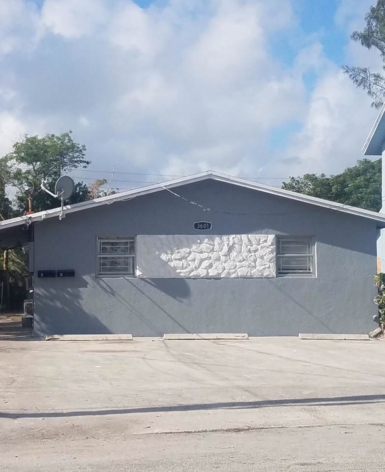 3601 Pinewood Avenue - Photo 1