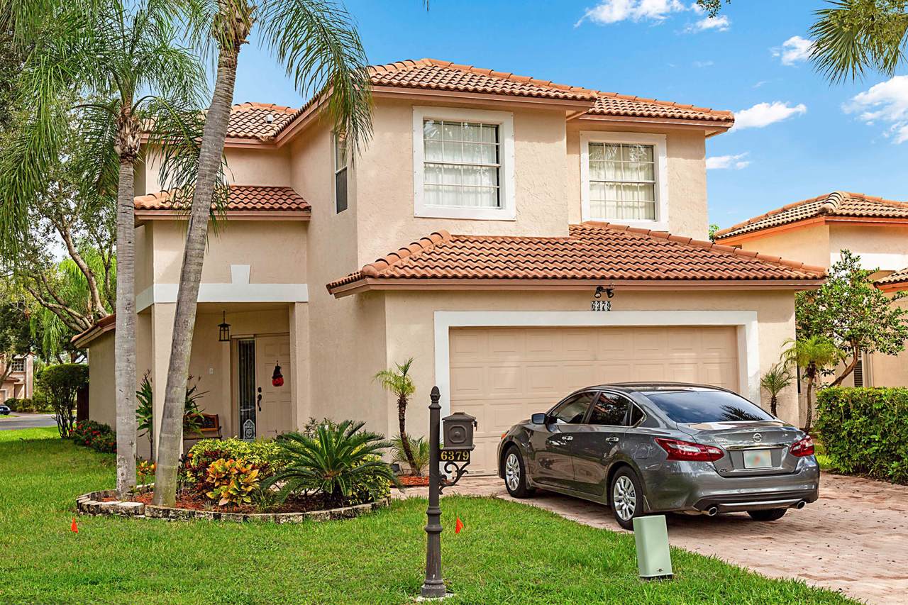 6379 38th Drive - Photo 1