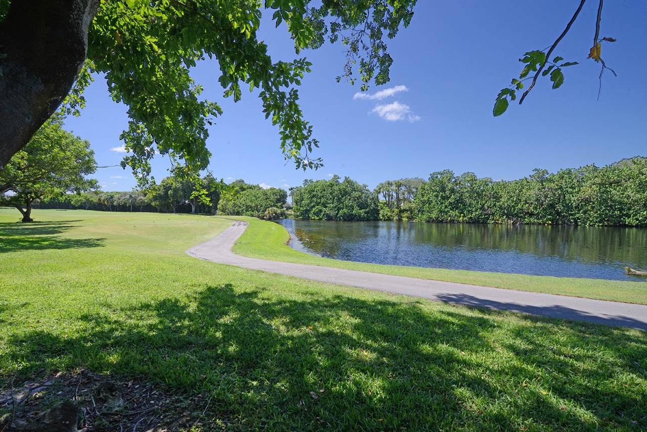 17316 Boca Club Boulevard - Photo 1