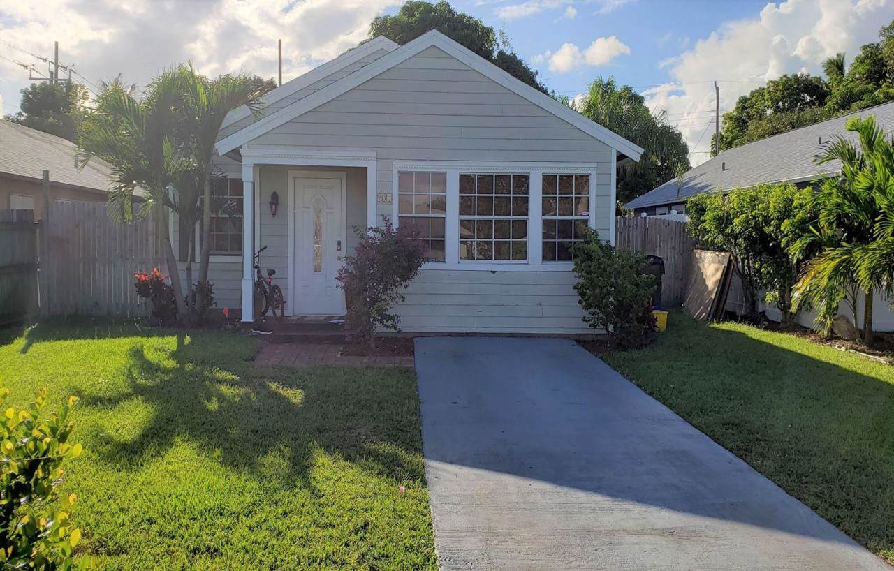 932 4th Avenue - Photo 1