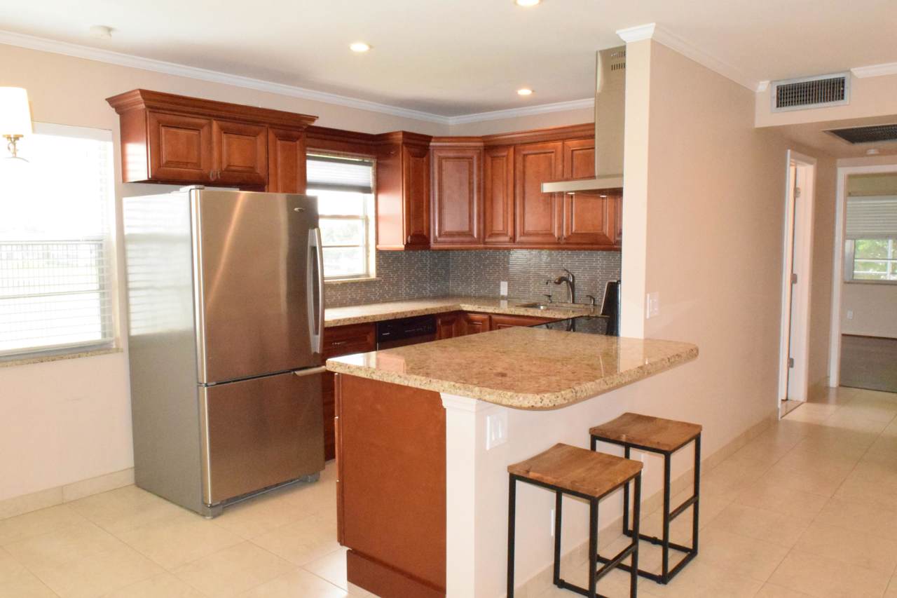 585 Fanshaw - Photo 1