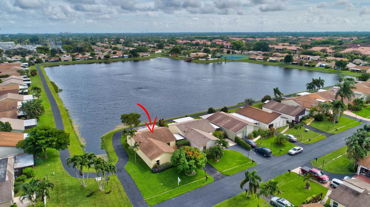 5585 Mirror Lakes Boulevard - Photo 1