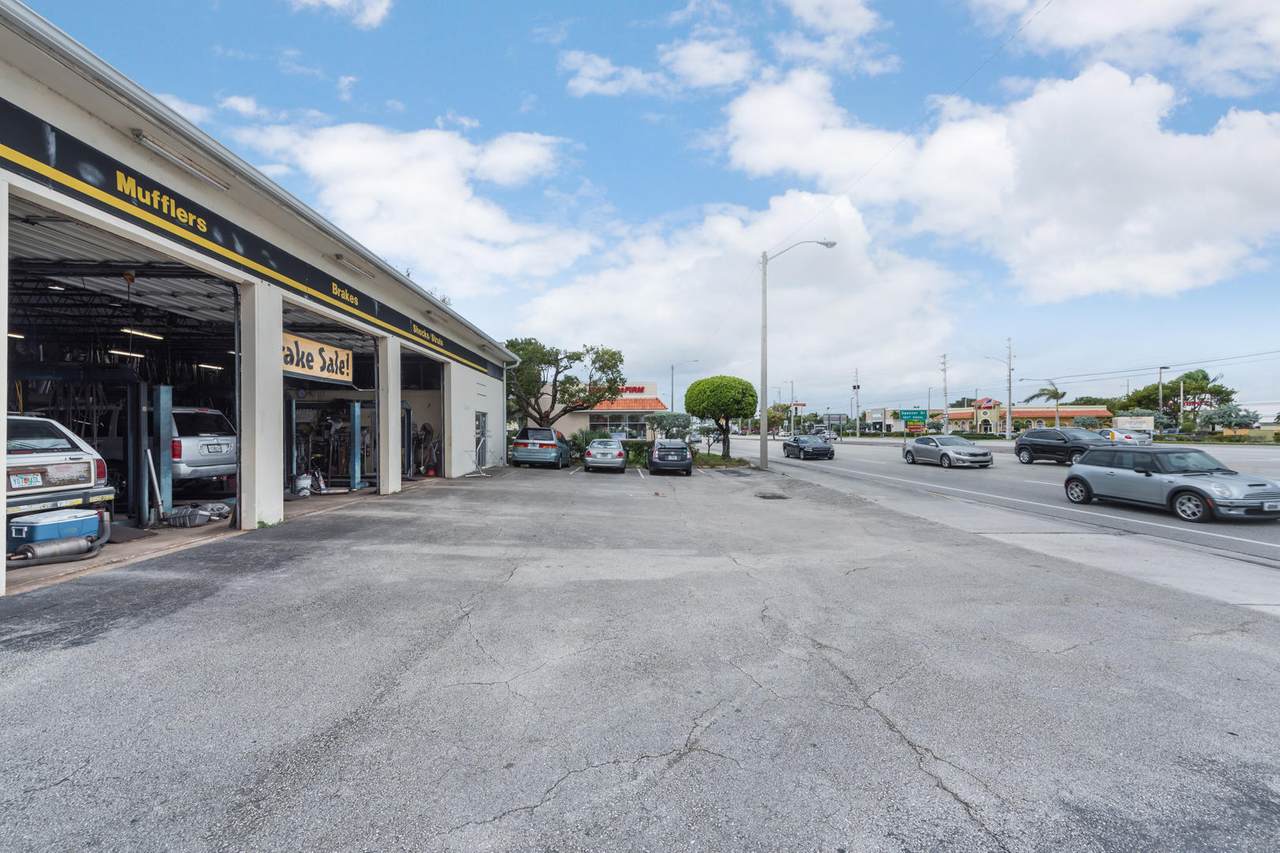 2536 Okeechobee Boulevard - Photo 1