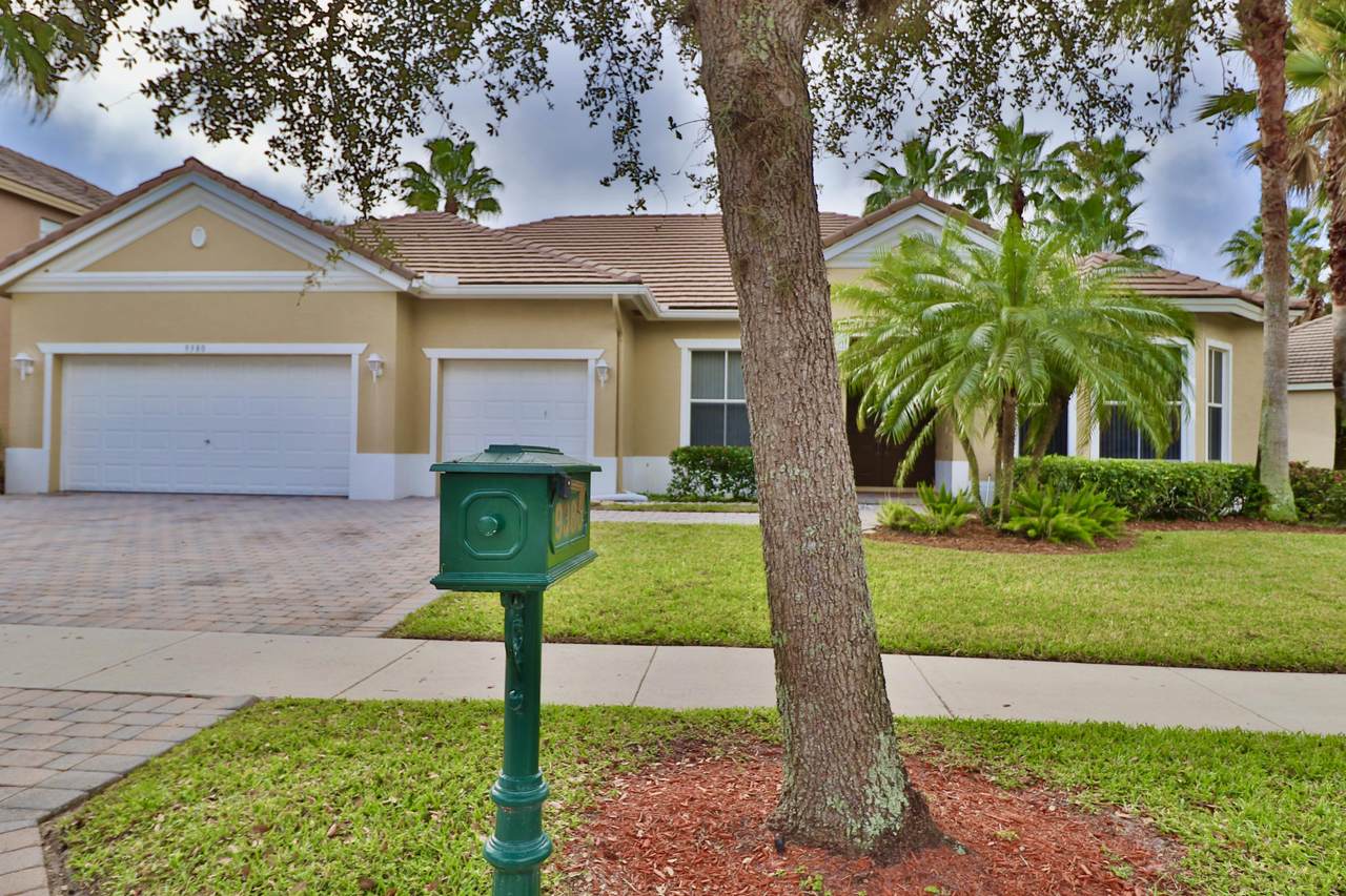 9380 Savannah Estates Drive - Photo 1