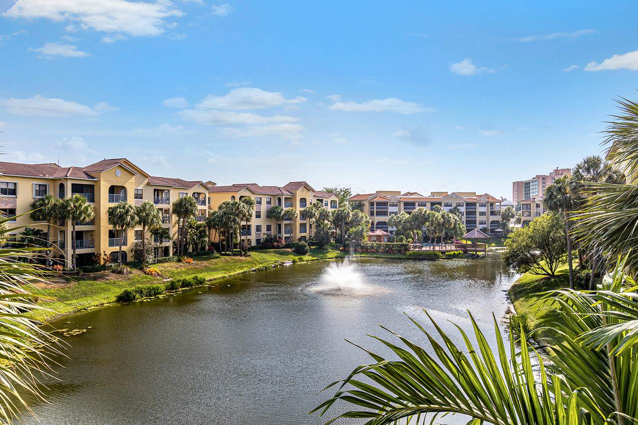 300 Uno Lago Drive - Photo 1
