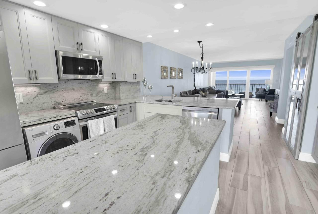 1021 Hillsboro Mile - Photo 1