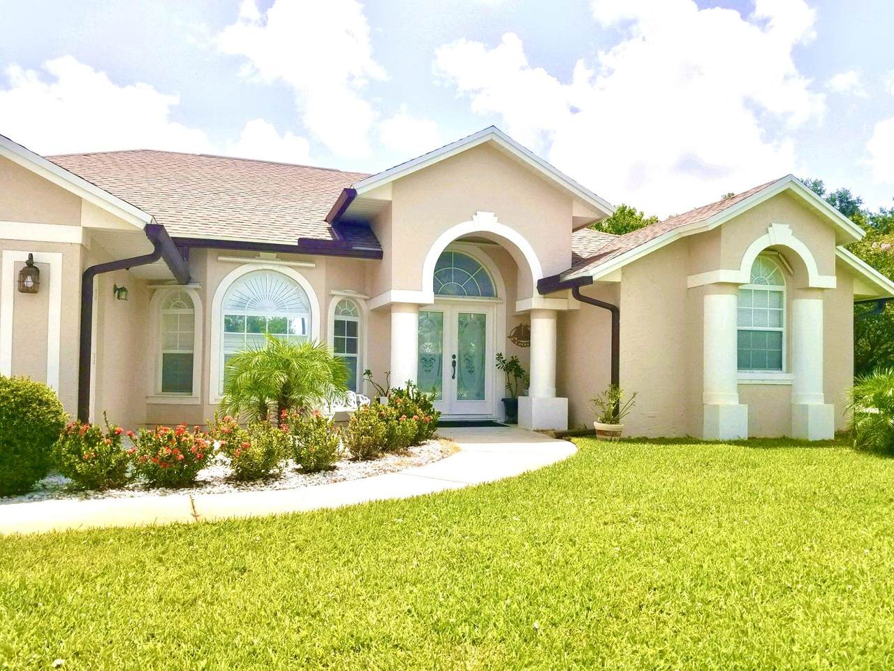 1062 Se Coral Reef St Street - Photo 1