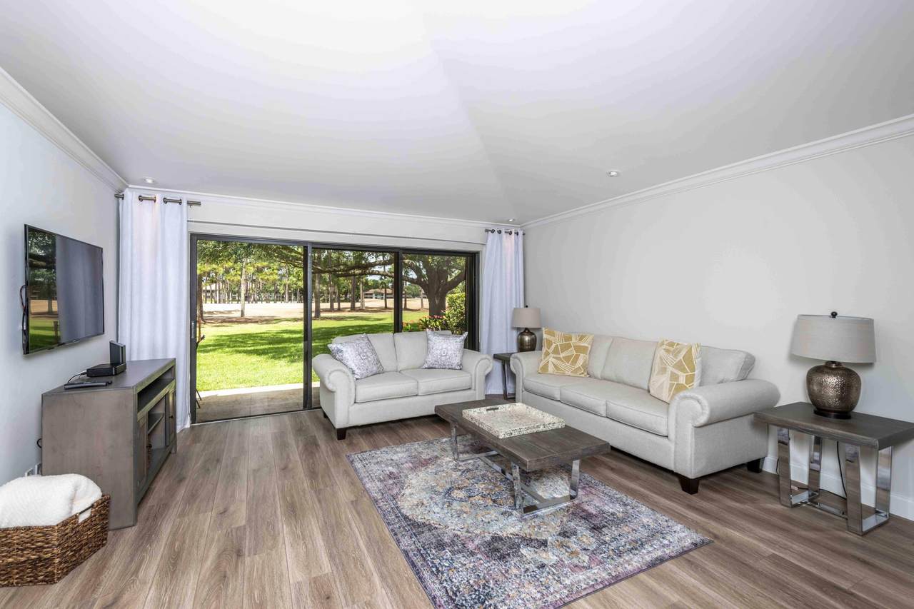 517 Club Drive - Photo 1