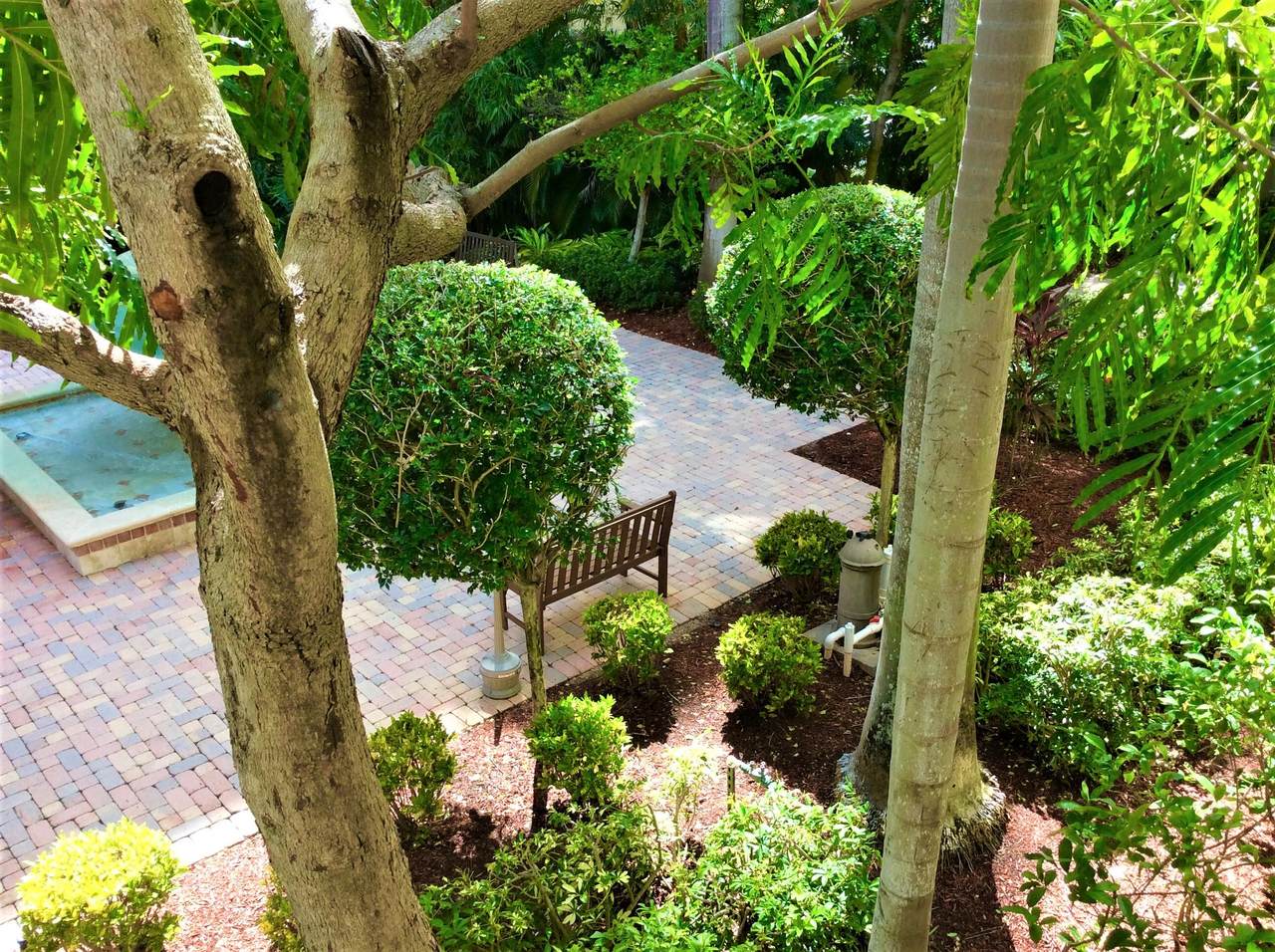 780 Sapodilla Avenue - Photo 1