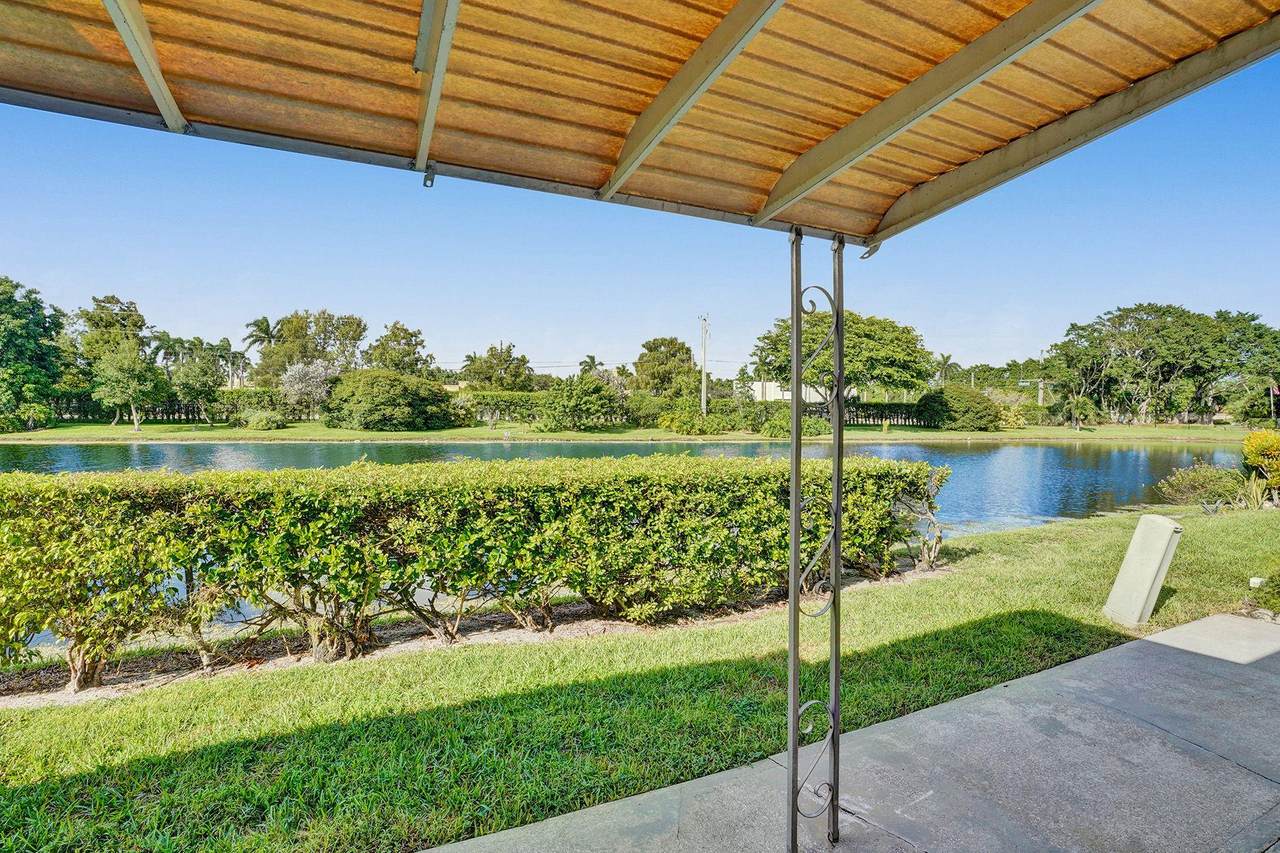 8833 Bella Vista Drive - Photo 1
