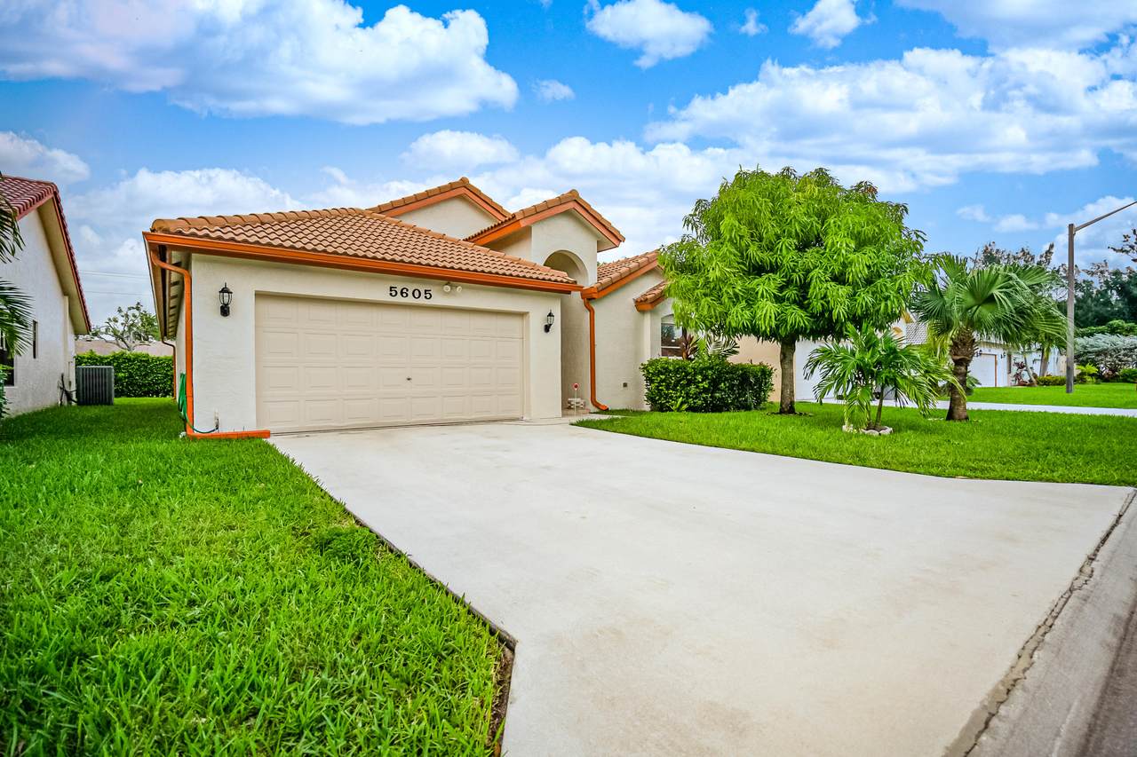 5605 American Circle - Photo 1