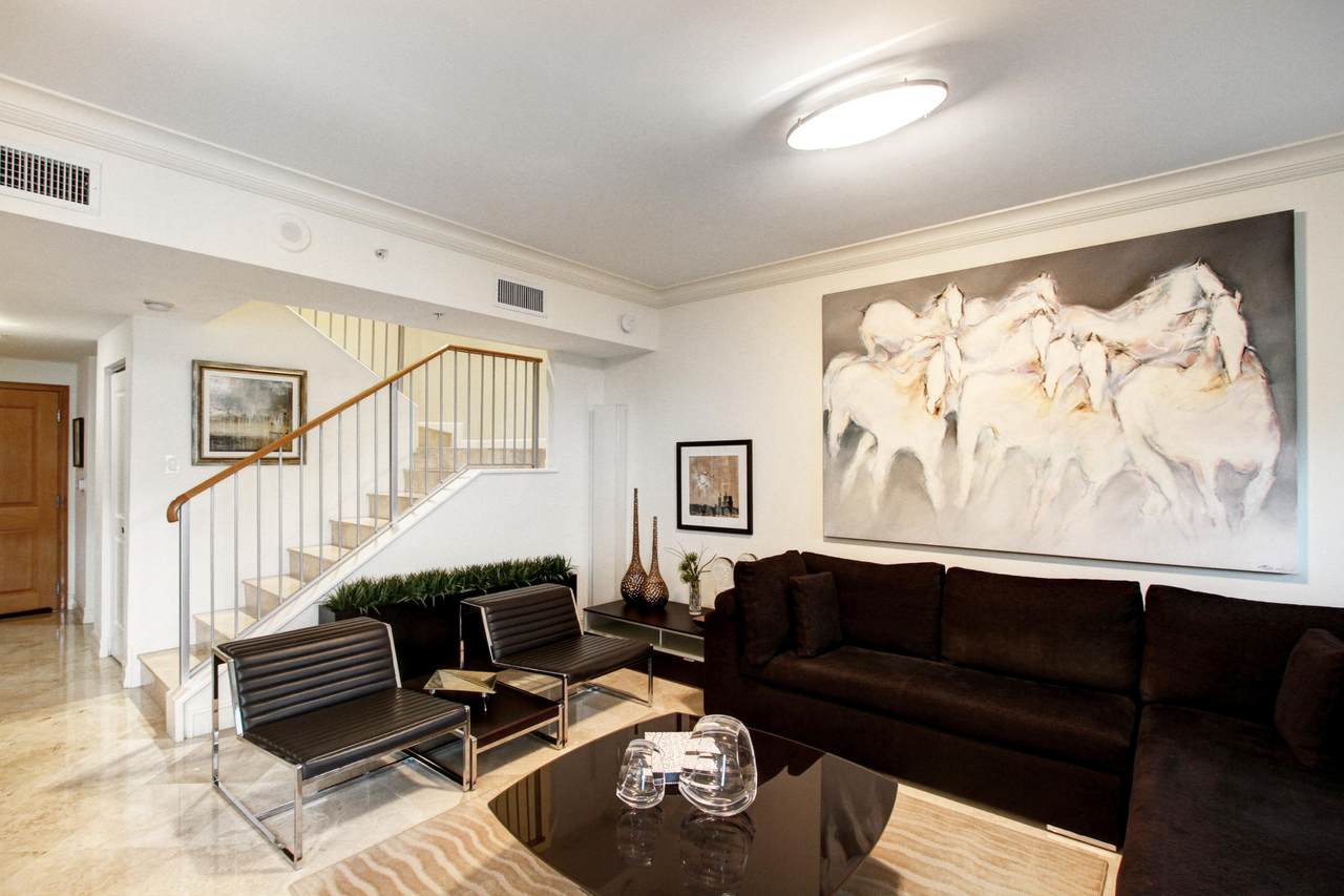 99 Mizner Boulevard - Photo 1