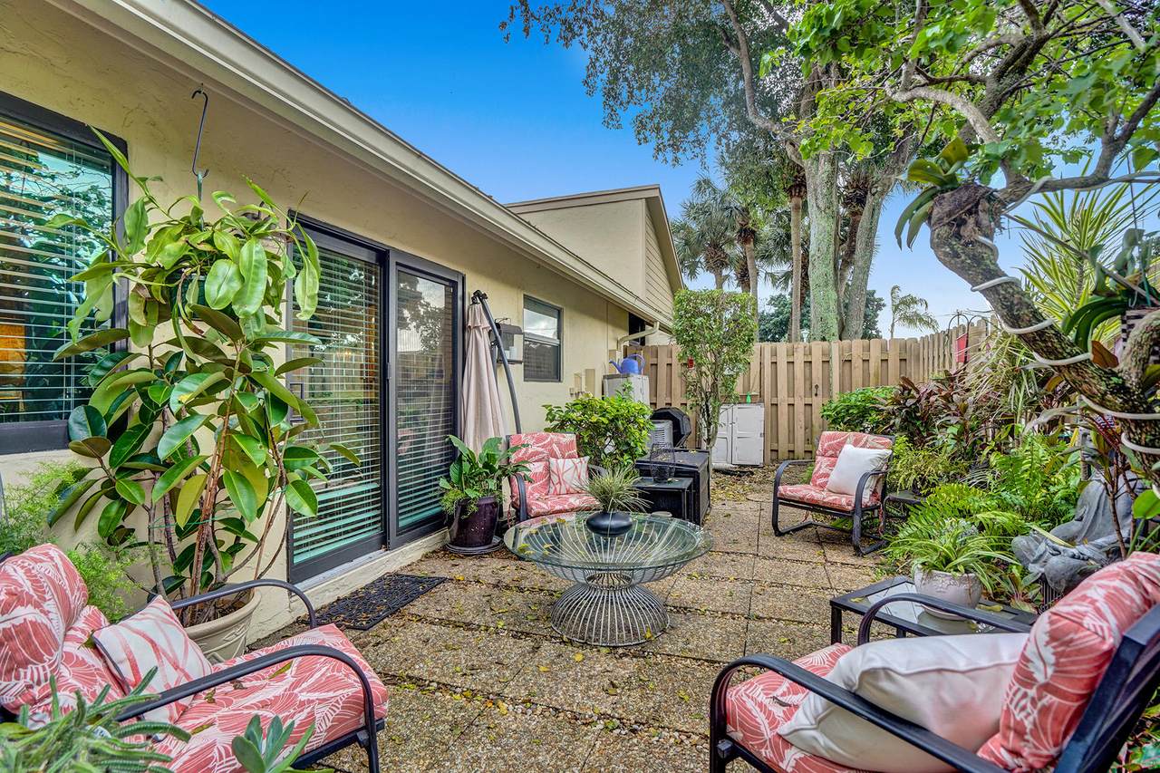 3185 6th Street - Photo 1