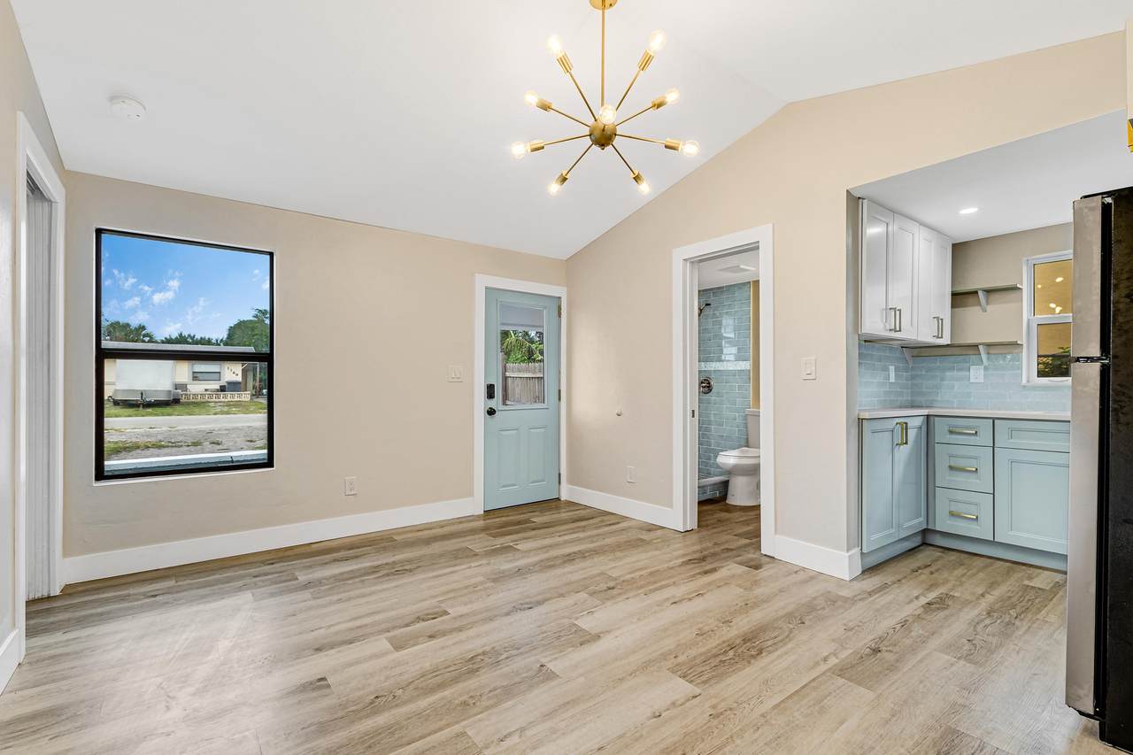 1170 Highview Road - Photo 1