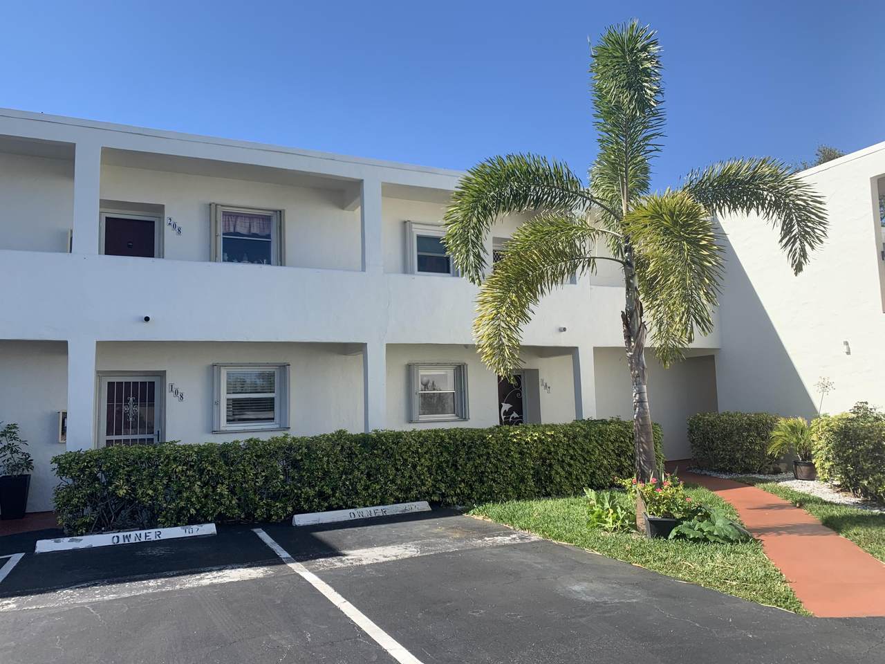 2561 Boundbrook Boulevard - Photo 1
