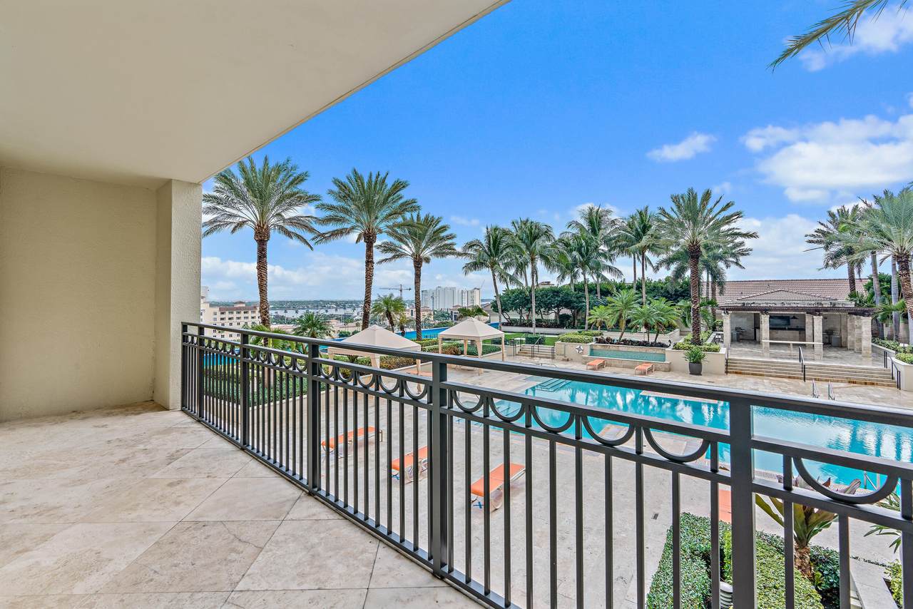 550 Okeechobee Boulevard - Photo 1