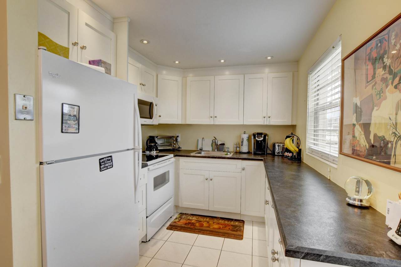 299 Dorset H - Photo 1