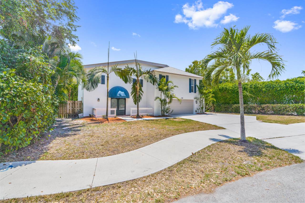 116 Villas Street - Photo 1