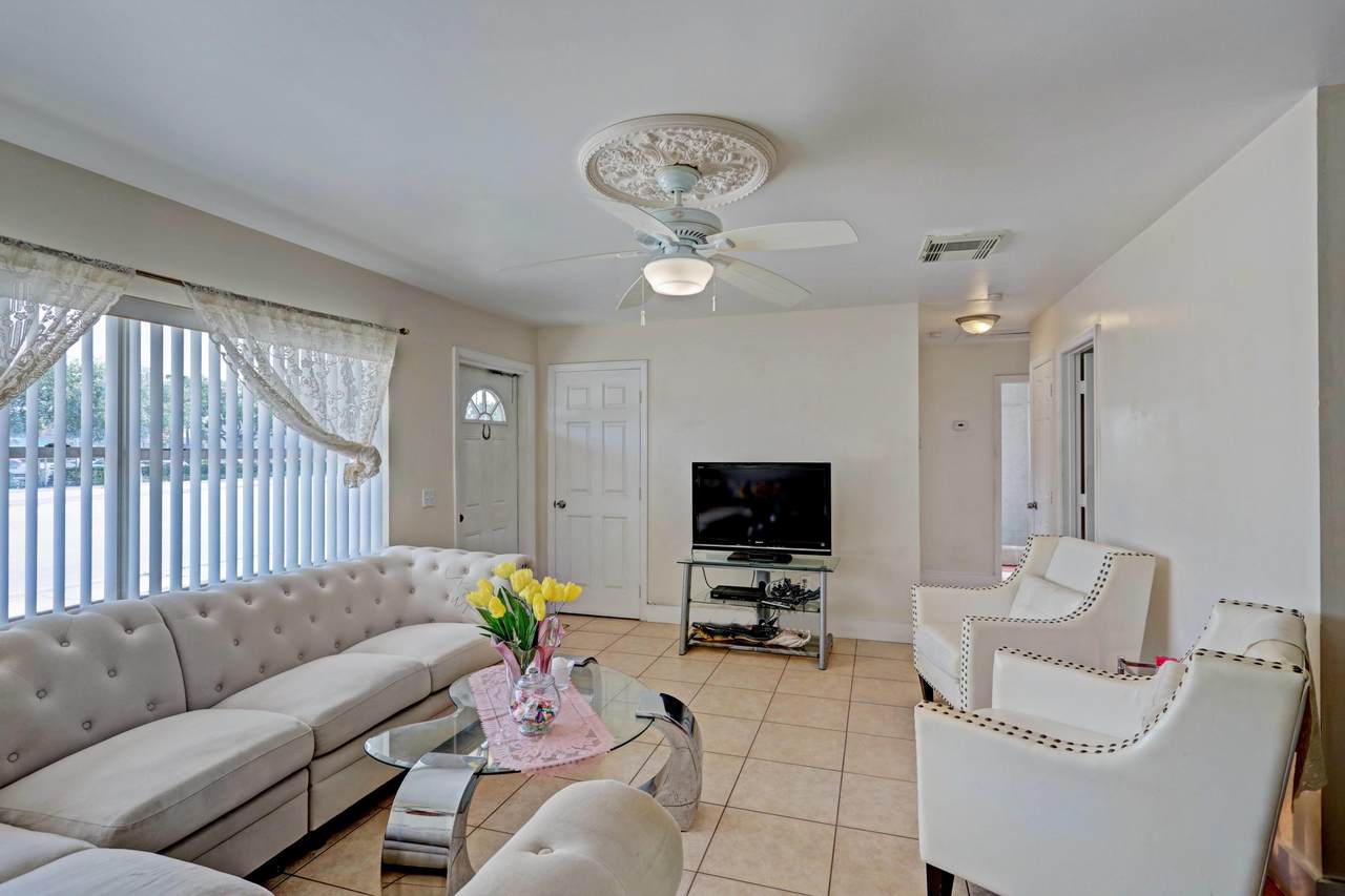 1536 45th Street - Photo 1