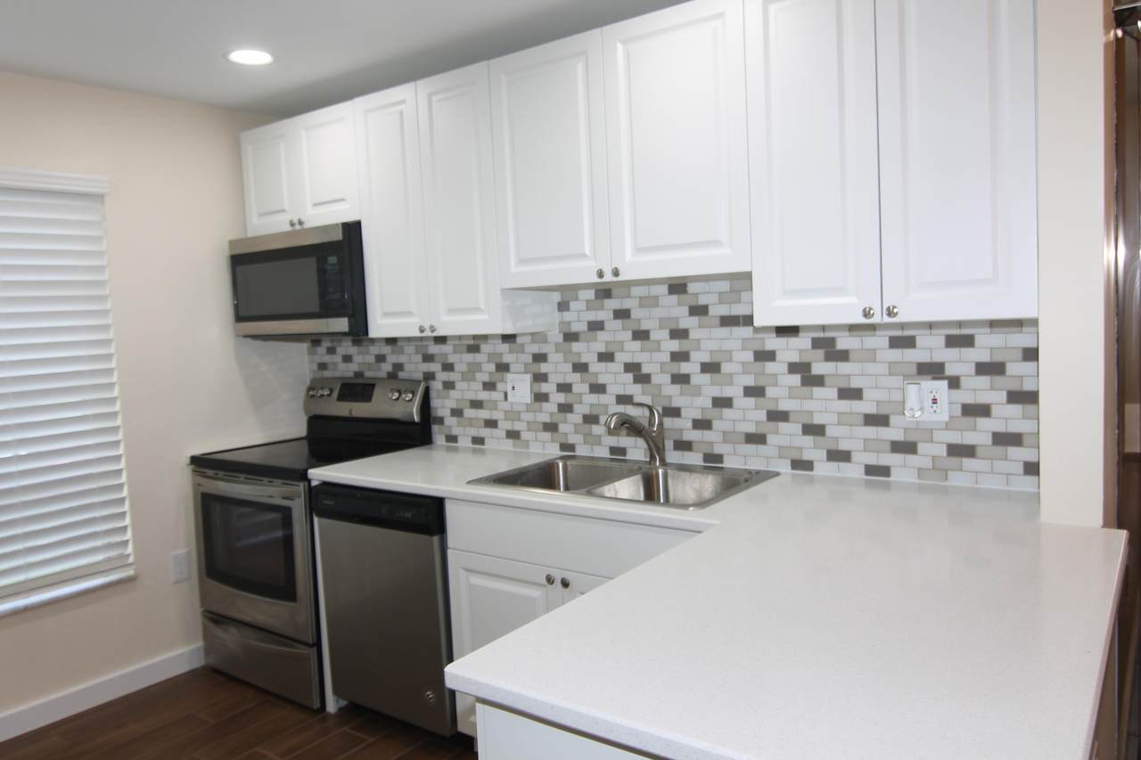 4168 Inverrary Drive - Photo 1
