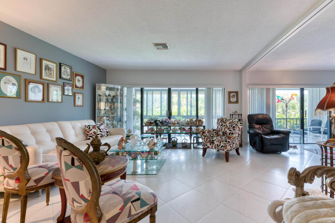 1801 Presidential Way - Photo 1