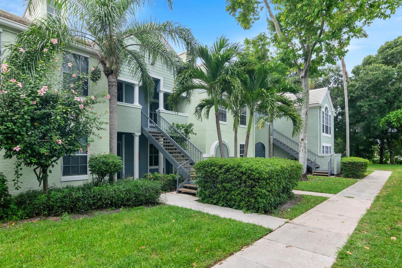 1020 Crystal Way - Photo 1