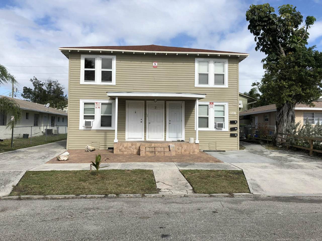 1331 Longwood Street - Photo 1