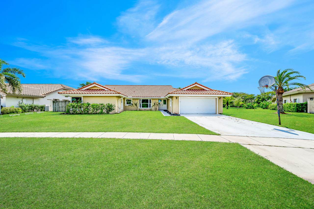 11540 Island Lakes Lane - Photo 1