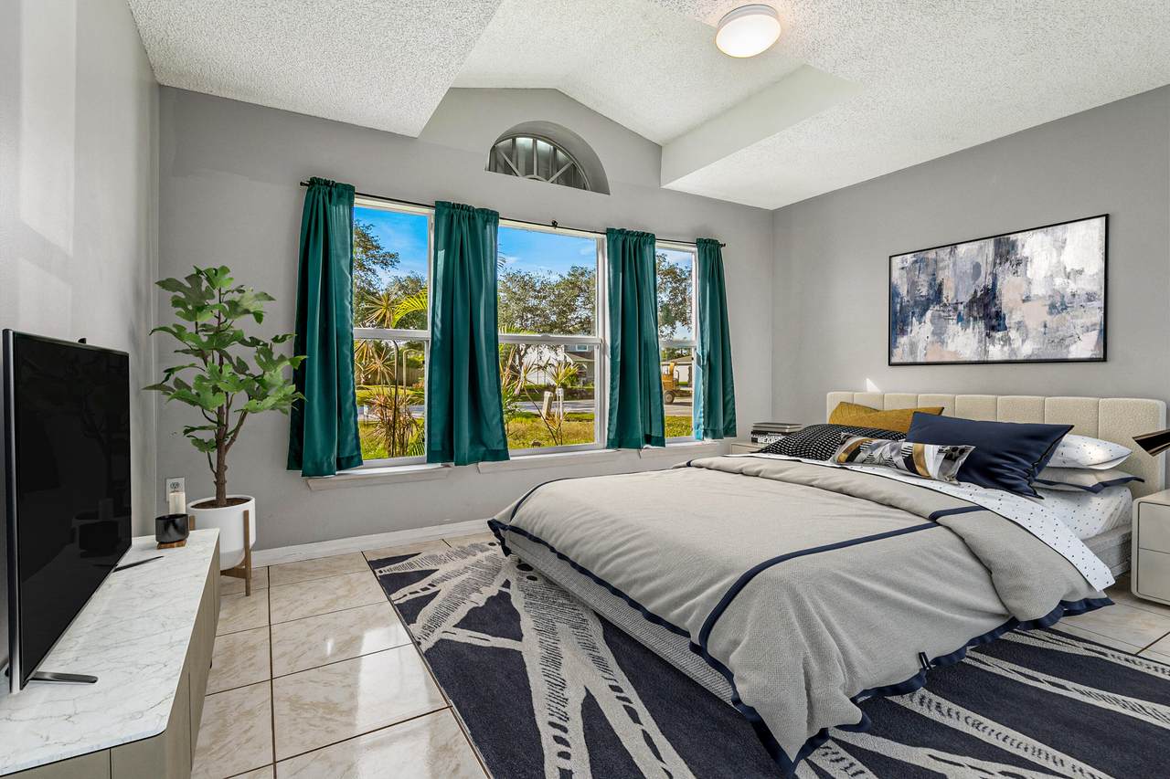 867 Roseland Road - Photo 1