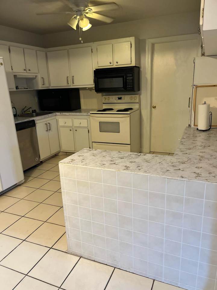 9140 Southampton Place - Photo 1