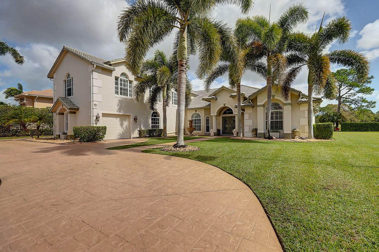 2800 Bent Pine Drive - Photo 1