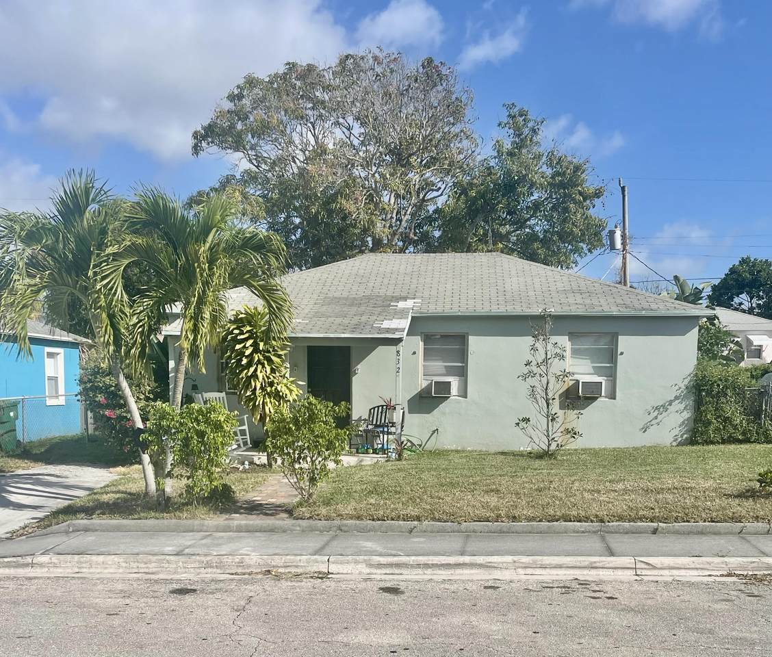 832 2nd Street - Photo 1