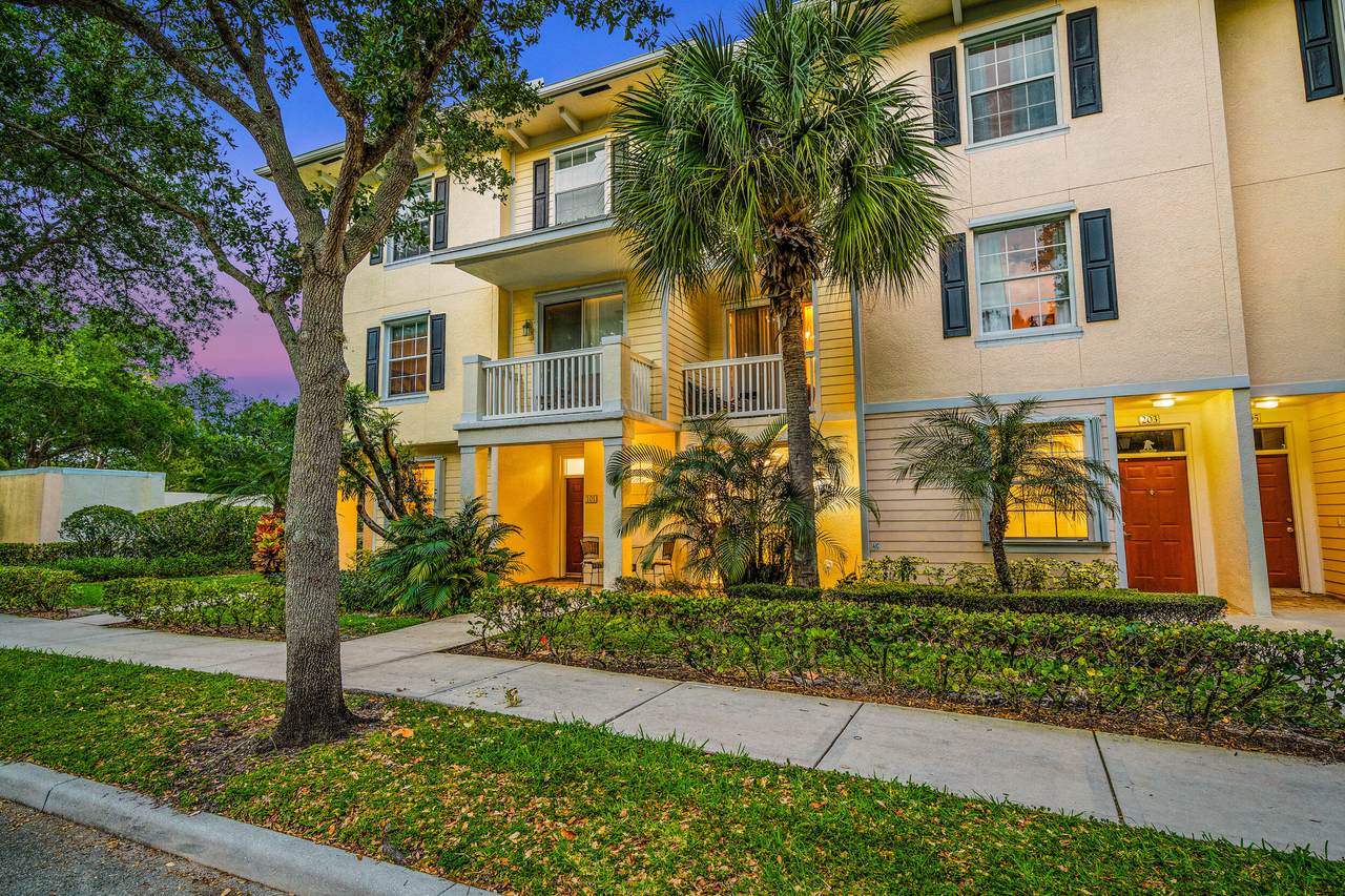 125 Galicia Way - Photo 1