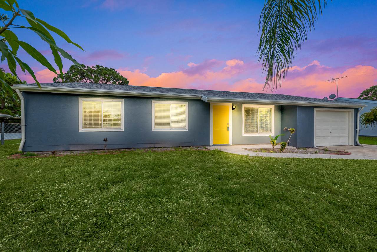 2029 Hideaway Circle - Photo 1