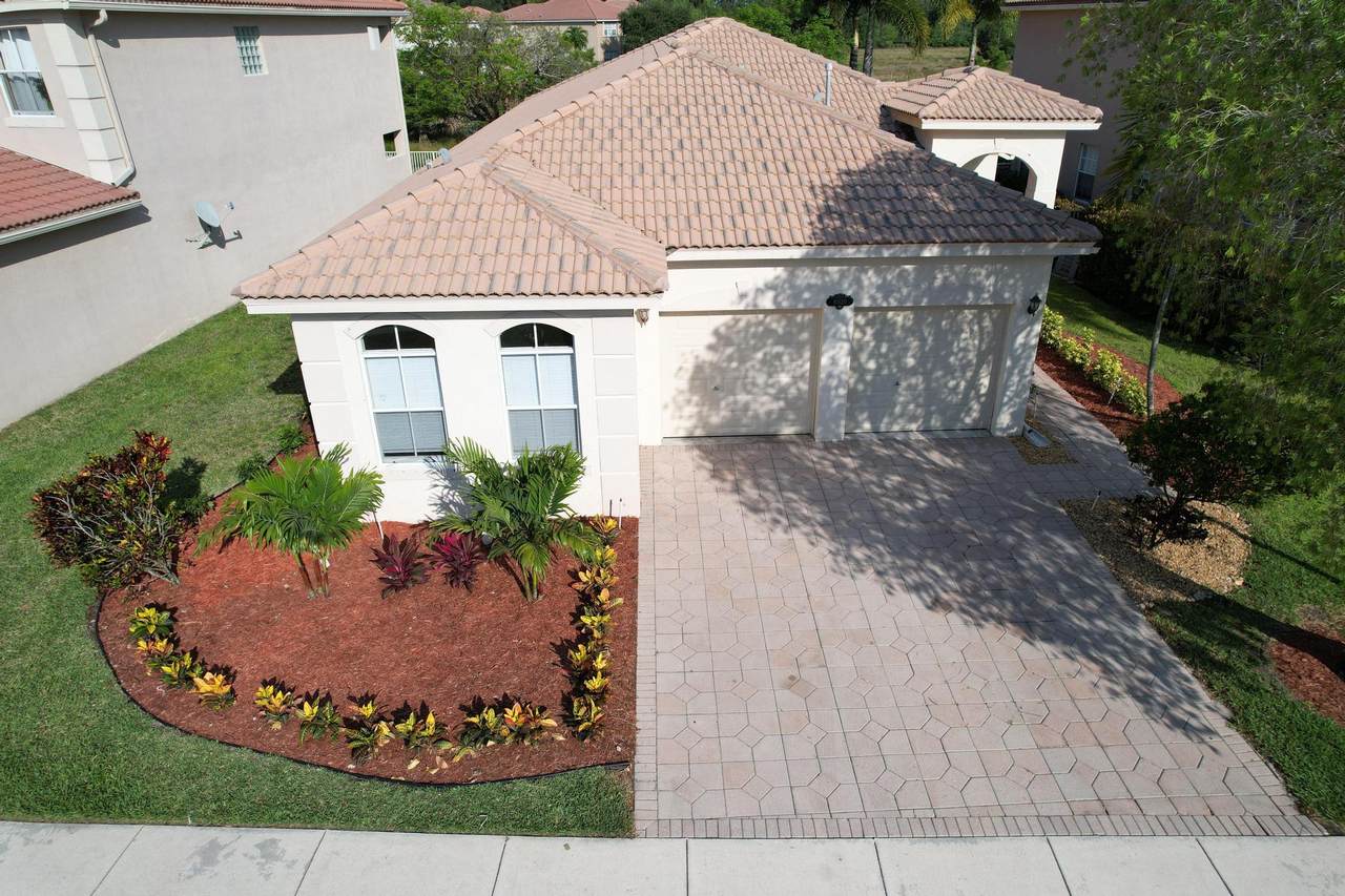 10520 Marsh Street - Photo 1