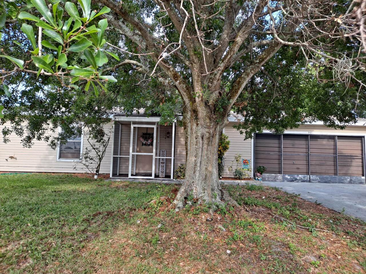 547 Macedo Boulevard - Photo 1