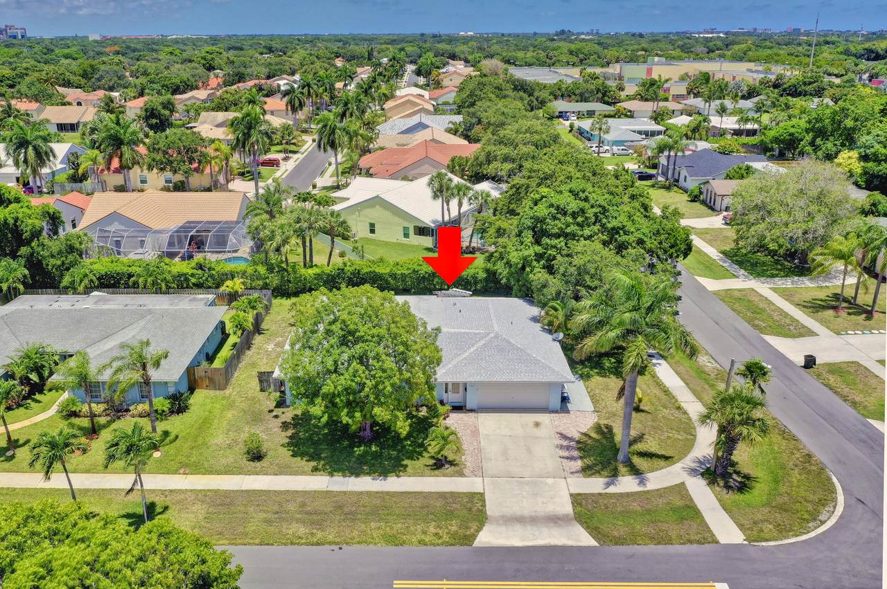 944 Evergreen Drive - Photo 1