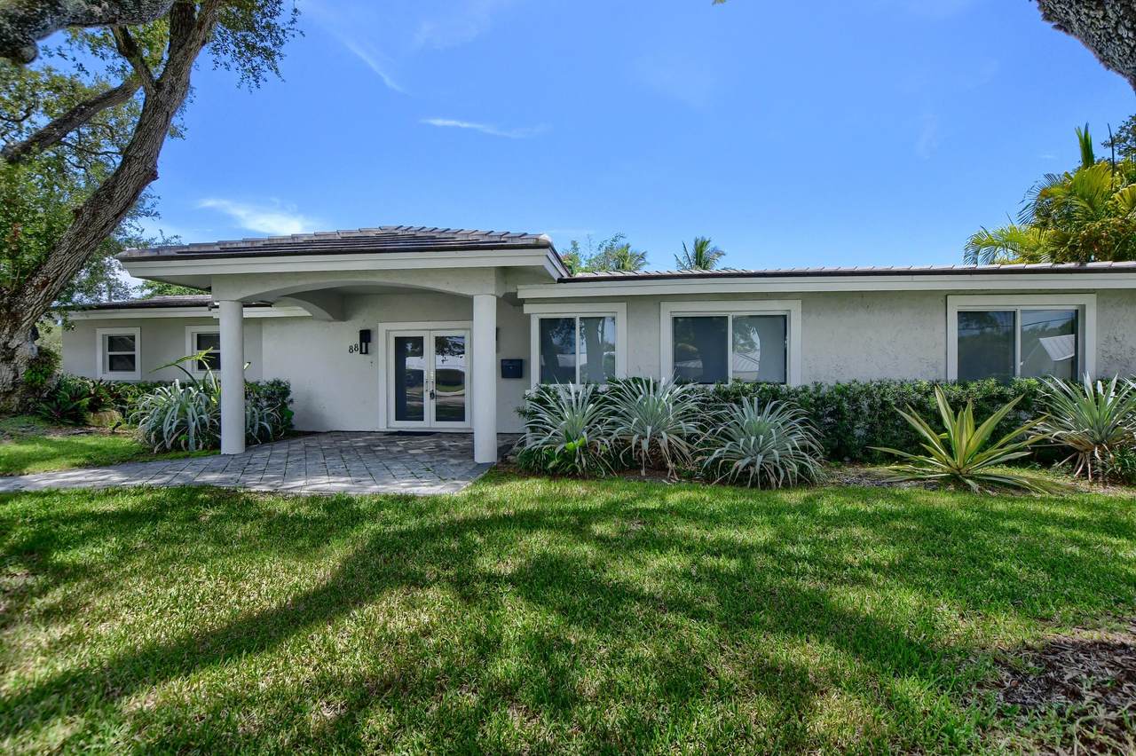 88 10th Drive - Photo 1