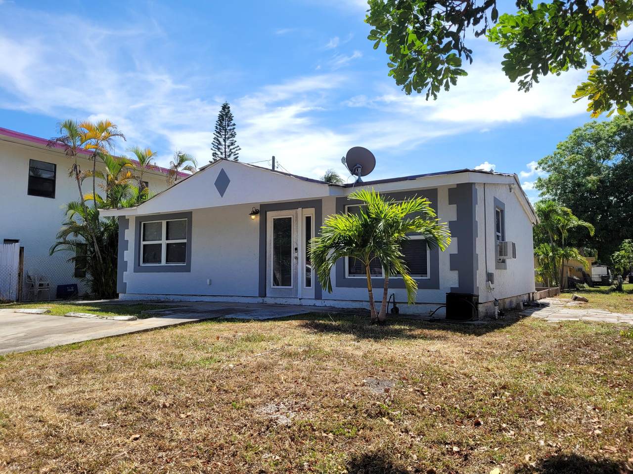 238 Sw 2nd Avenue - Photo 1