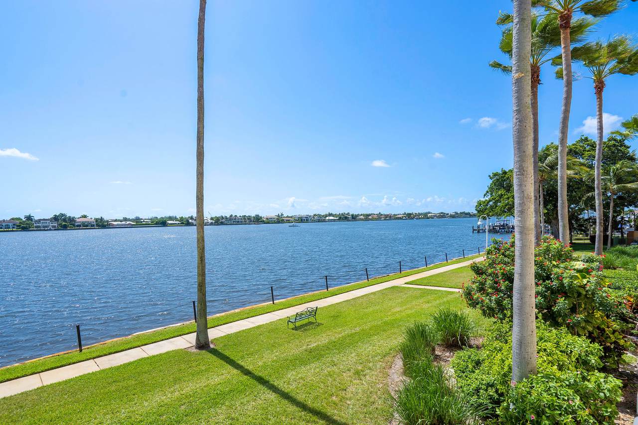 180 Yacht Club Way - Photo 1